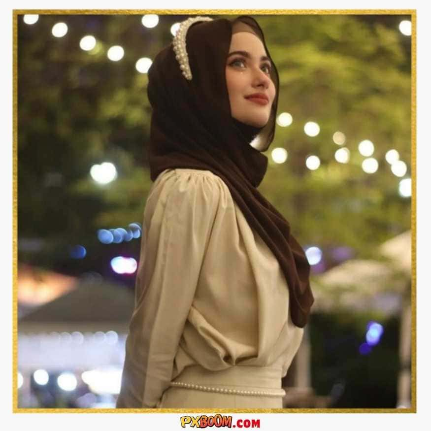 Beautiful Hijab Girl Pic