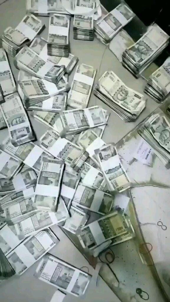 money wallpaper hd 576x1024 1 Money Wallpaper